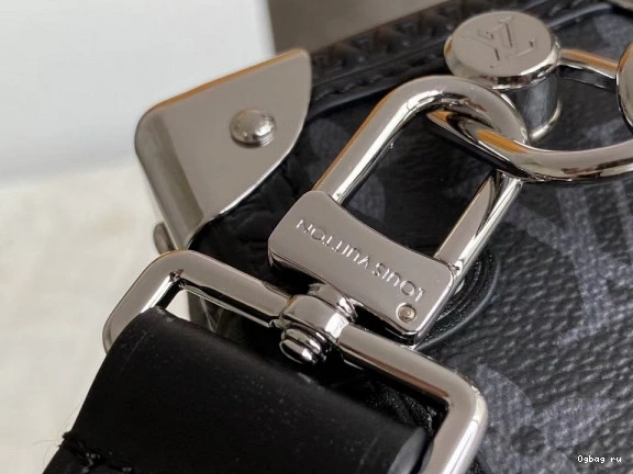 TRUNK SIDE MM VUITTON LOUIS 0825
